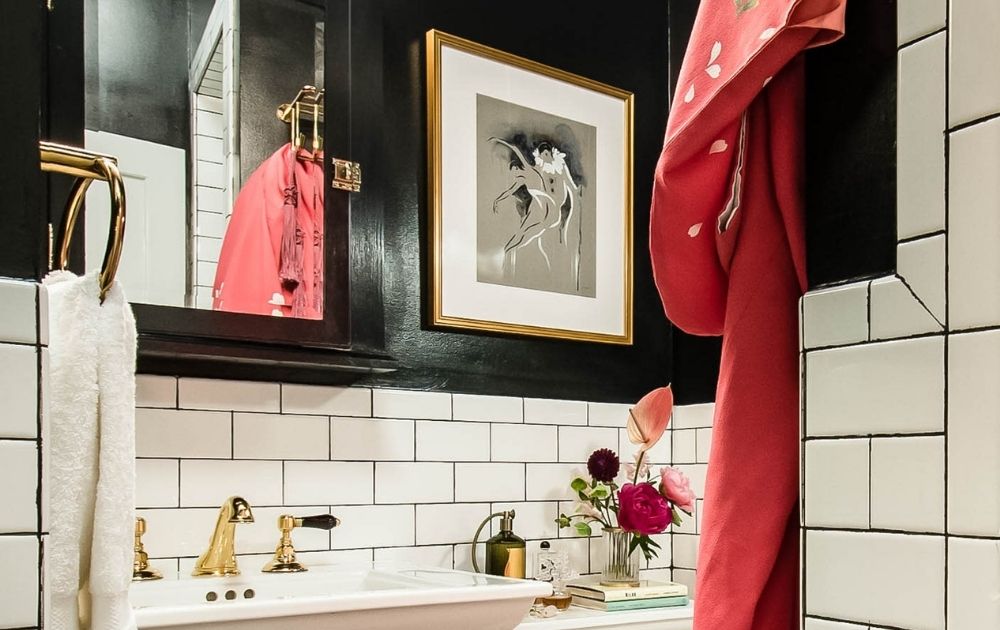 Considering Dark Paint For Your Small Bathroom? Here’s What You Need To Know.